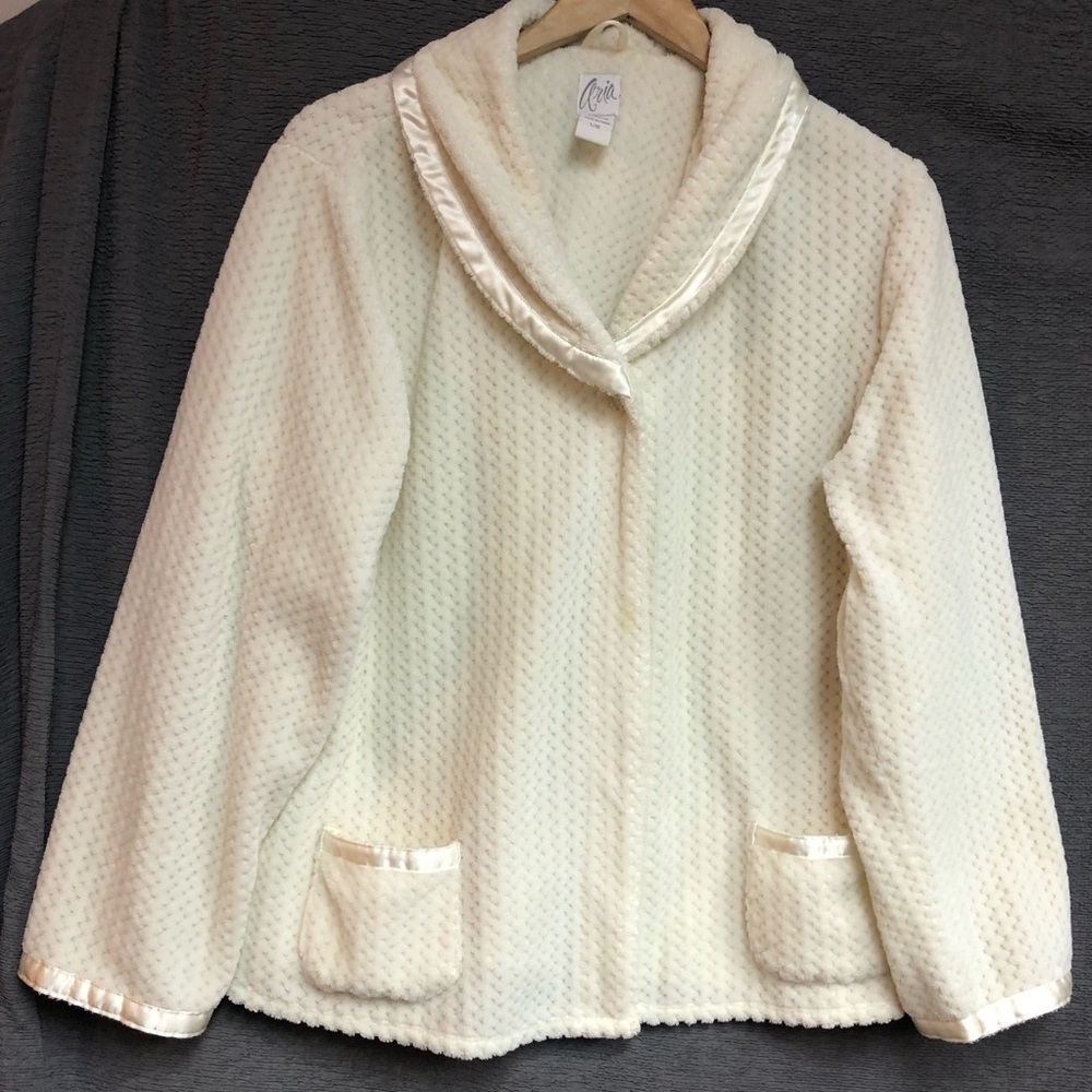 Aria, large/extra large, off-white jacket top